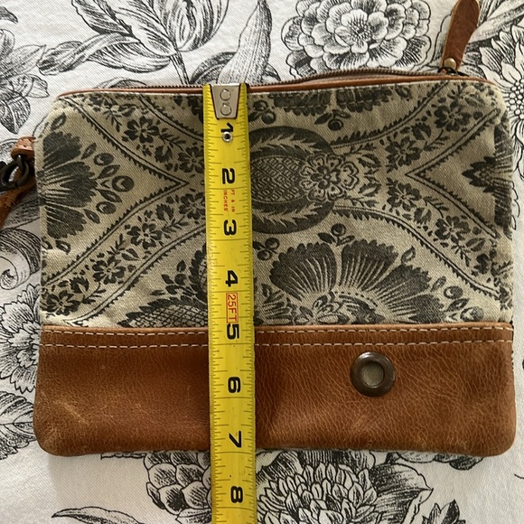 Myra bag small bag with wrist strap floral pattern - Picture 5 of 5